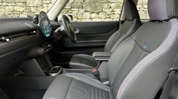 2025 (75) MINI COOPER 1.5 C Classic 3dr Auto 5536567