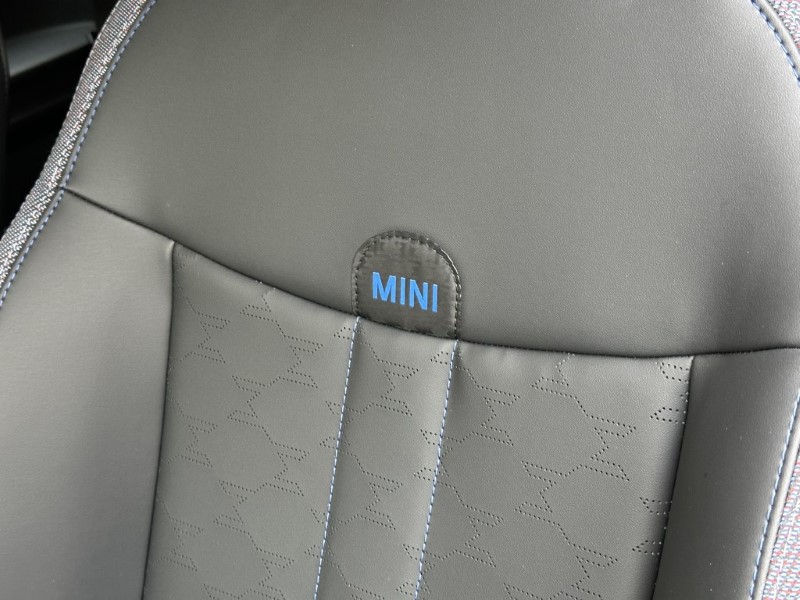 2025 (75) MINI COOPER 1.5 C Classic 3dr Auto 5536571