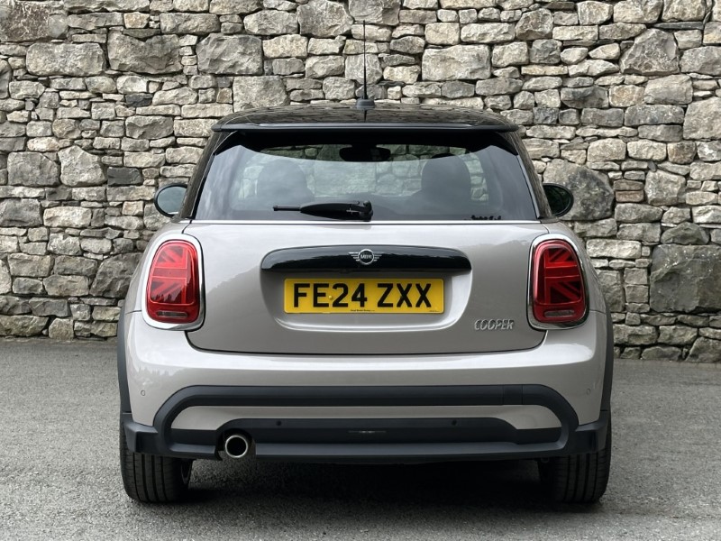 2024 (24) MINI HATCHBACK 1.5 Cooper Exclusive 3dr Auto 5573091