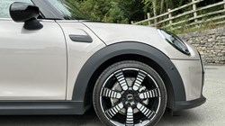 2024 (24) MINI HATCHBACK 1.5 Cooper Exclusive 3dr Auto 5573111