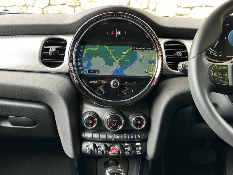 2024 (24) MINI HATCHBACK 1.5 Cooper Exclusive 3dr Auto 5573096