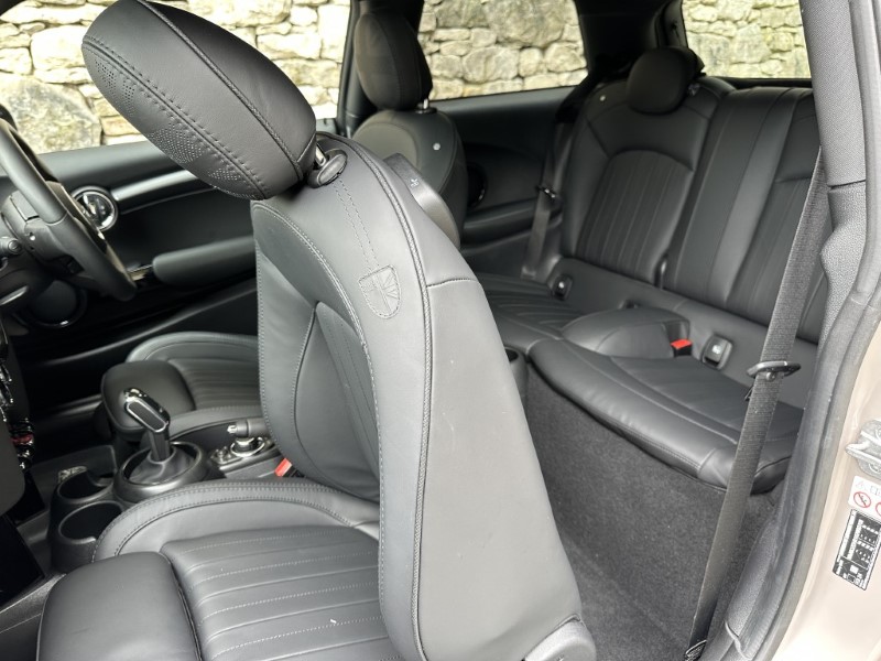 2024 (24) MINI HATCHBACK 1.5 Cooper Exclusive 3dr Auto 5573082