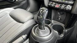 2024 (24) MINI HATCHBACK 1.5 Cooper Exclusive 3dr Auto 5573060