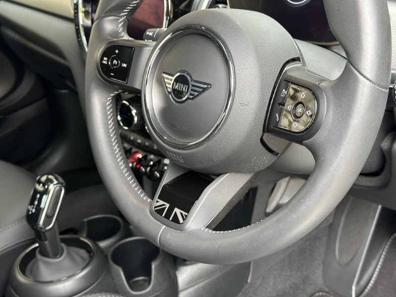 2024 (24) MINI HATCHBACK 1.5 Cooper Exclusive 3dr Auto 5573054