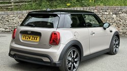 2024 (24) MINI HATCHBACK 1.5 Cooper Exclusive 3dr Auto 5573116