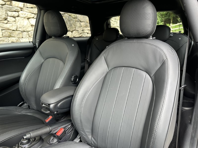 2024 (24) MINI HATCHBACK 1.5 Cooper Exclusive 3dr Auto 5573074