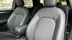 2024 (24) MINI HATCHBACK 1.5 Cooper Exclusive 3dr Auto 5573074