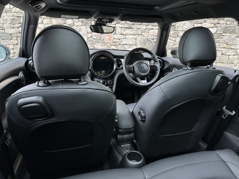 2024 (24) MINI HATCHBACK 1.5 Cooper Exclusive 3dr Auto 5573094