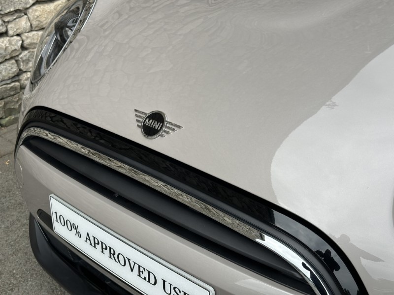 2024 (24) MINI HATCHBACK 1.5 Cooper Exclusive 3dr Auto 5573070