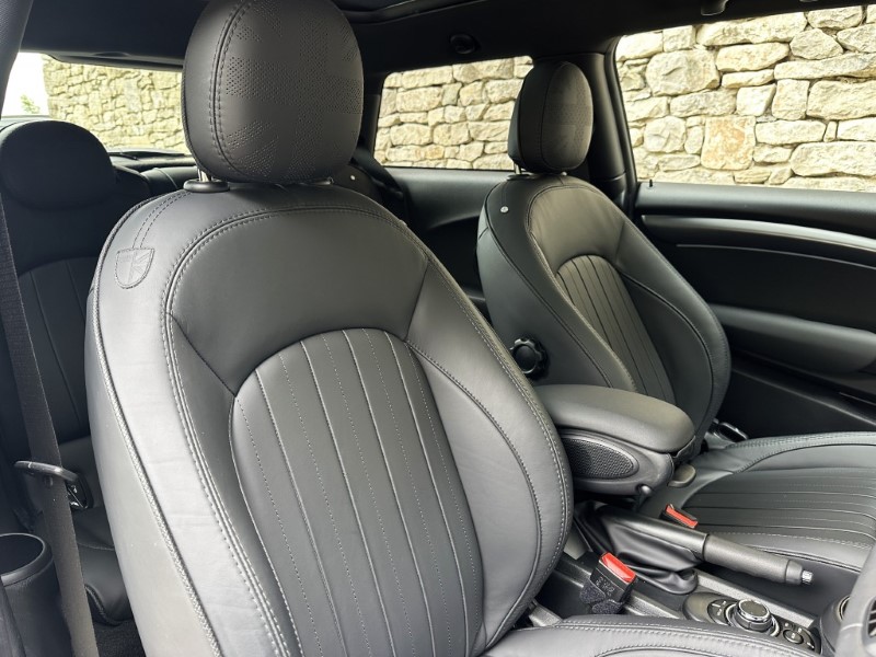 2024 (24) MINI HATCHBACK 1.5 Cooper Exclusive 3dr Auto 5573056