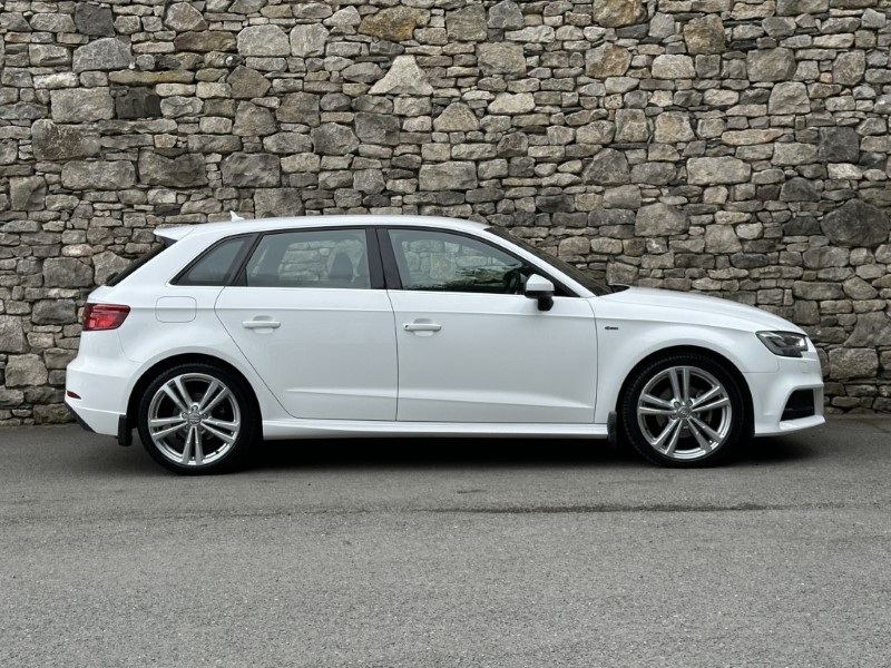 2018 (18) AUDI A3 1.5 TFSI S Line 5dr 5566102