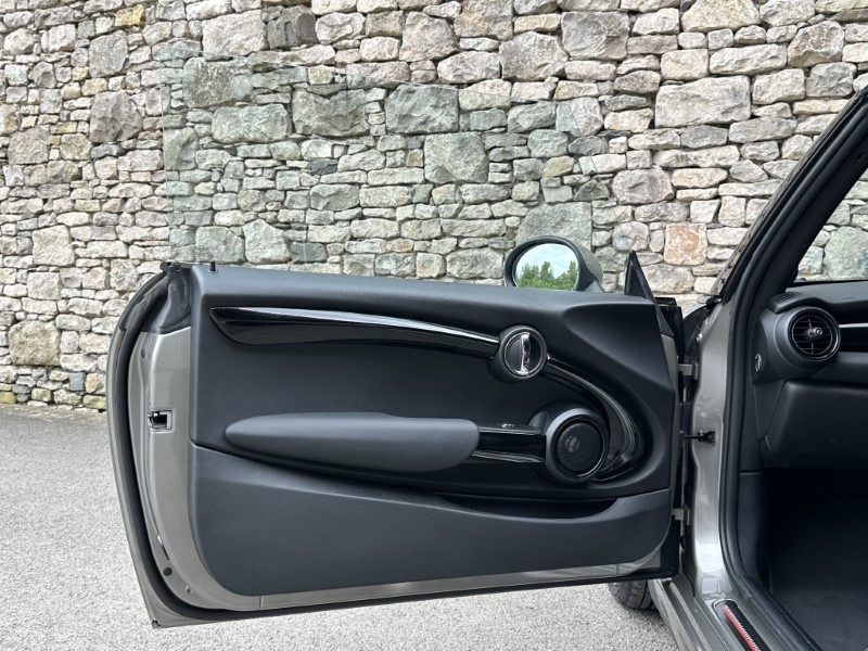 2017 (17) MINI CONVERTIBLE 2.0 John Cooper Works 2dr 5576903