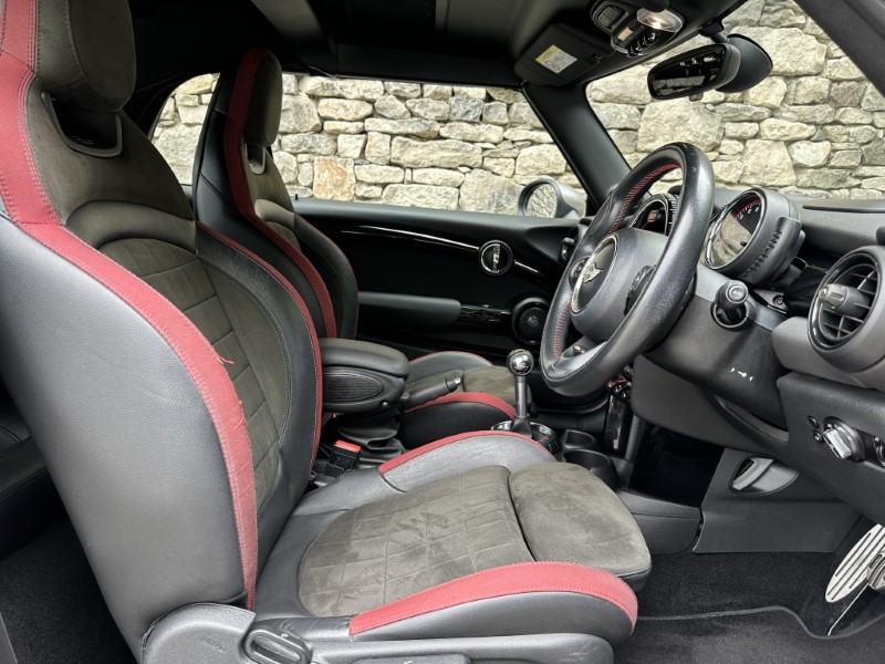2017 (17) MINI CONVERTIBLE 2.0 John Cooper Works 2dr 5576862