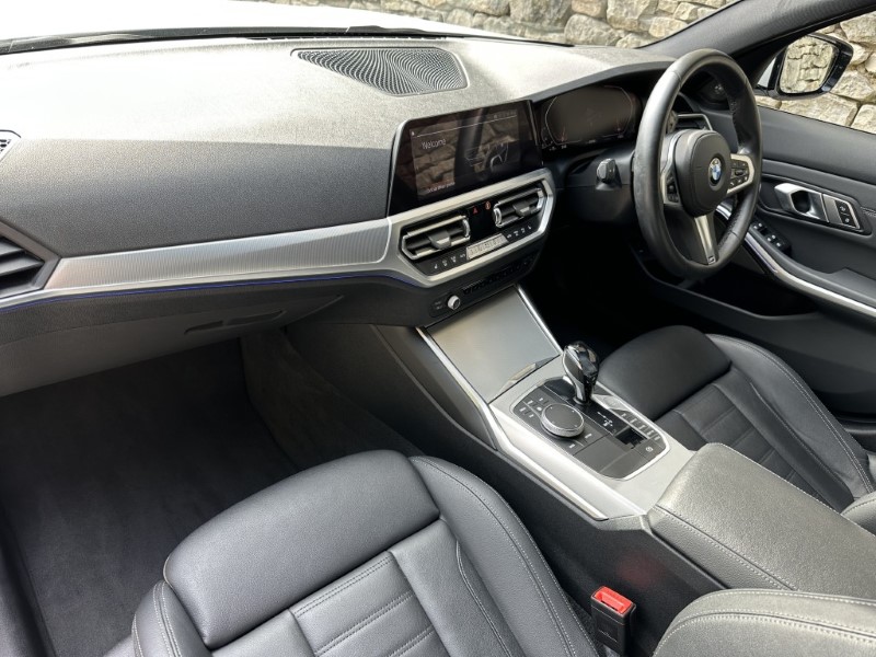 2020 (70) BMW 3 SERIES 320d MHT M Sport Touring  5620490