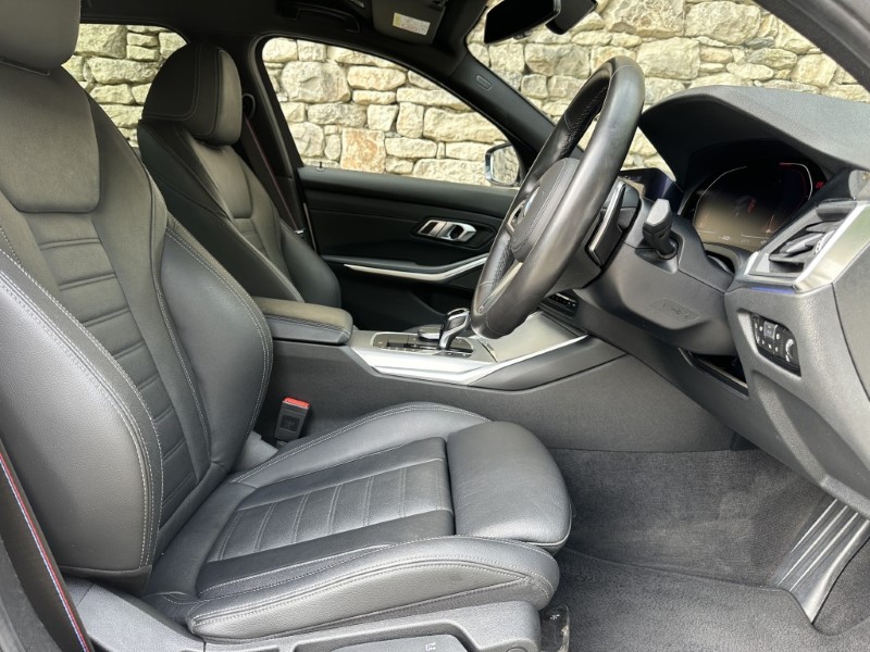 2020 (70) BMW 3 SERIES 320d MHT M Sport Touring  5620469