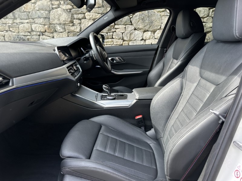 2020 (70) BMW 3 SERIES 320d MHT M Sport Touring  5620489