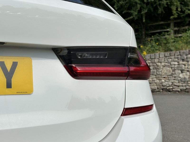 2020 (70) BMW 3 SERIES 320d MHT M Sport Touring  5620462