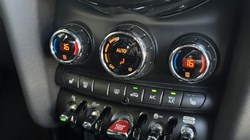 2022 (22) MINI HATCHBACK 1.5 Cooper Sport 5dr 5601009