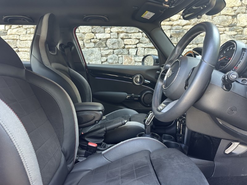 2022 (22) MINI HATCHBACK 1.5 Cooper Sport 5dr 5601001