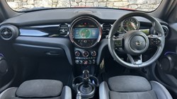 2022 (22) MINI HATCHBACK 1.5 Cooper Sport 5dr 5601043
