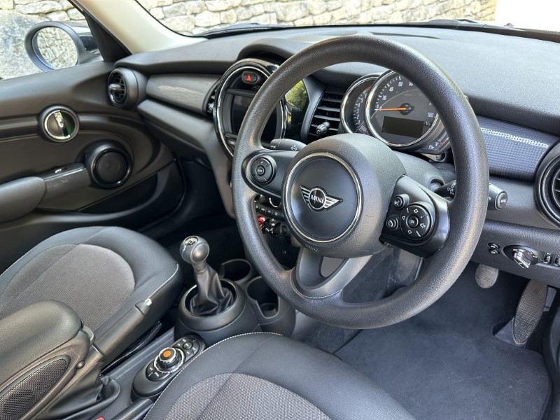 2020 (20) MINI HATCHBACK 1.5 Cooper Classic II 5dr 5620718