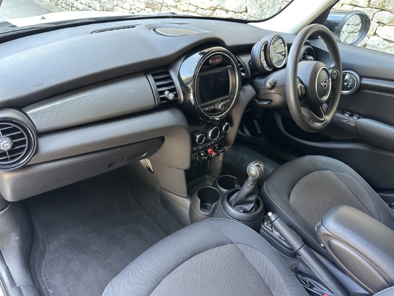 2020 (20) MINI HATCHBACK 1.5 Cooper Classic II 5dr 5620738