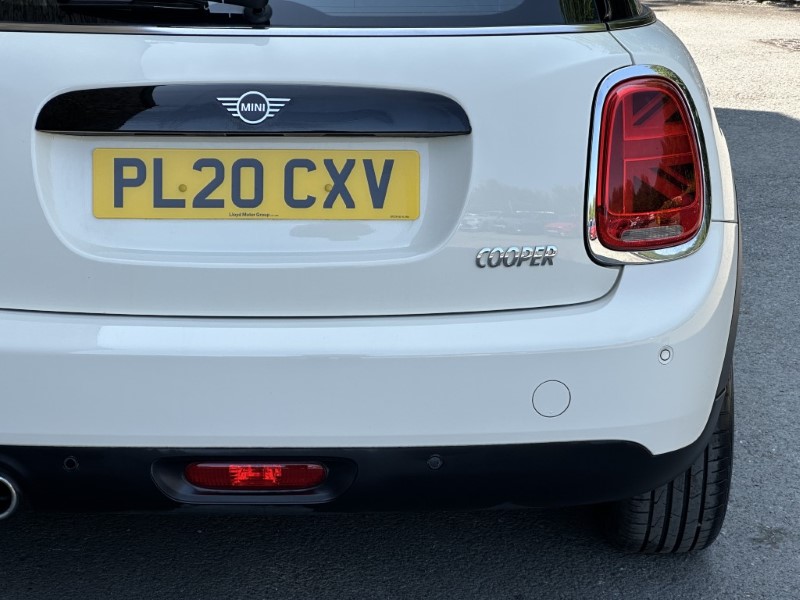 2020 (20) MINI HATCHBACK 1.5 Cooper Classic II 5dr 5620714