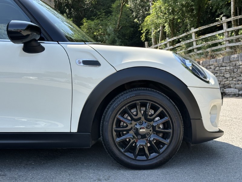 2020 (20) MINI HATCHBACK 1.5 Cooper Classic II 5dr 5620770