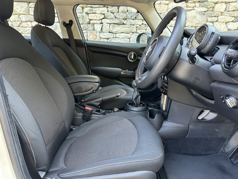 2020 (20) MINI HATCHBACK 1.5 Cooper Classic II 5dr 5620720