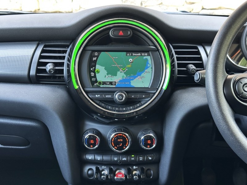 2020 (20) MINI HATCHBACK 1.5 Cooper Classic II 5dr 5620758