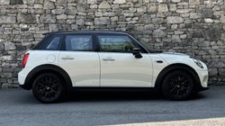 2020 (20) MINI HATCHBACK 1.5 Cooper Classic II 5dr 5620711