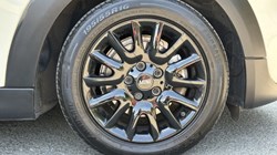 2020 (20) MINI HATCHBACK 1.5 Cooper Classic II 5dr 5620771
