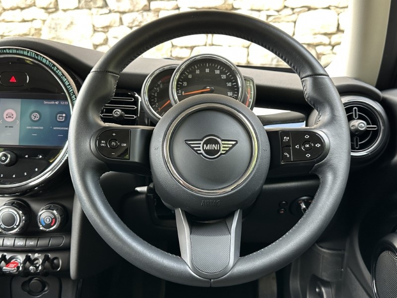 2022 (22) MINI HATCHBACK 1.5 Cooper Classic 3dr 5631819
