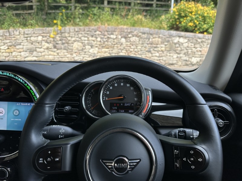 2022 (22) MINI HATCHBACK 1.5 Cooper Classic 3dr 5631826