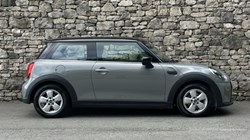 2022 (22) MINI HATCHBACK 1.5 Cooper Classic 3dr 5631780