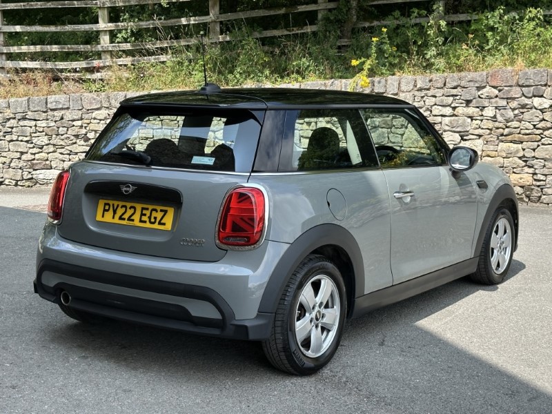 2022 (22) MINI HATCHBACK 1.5 Cooper Classic 3dr 5631836
