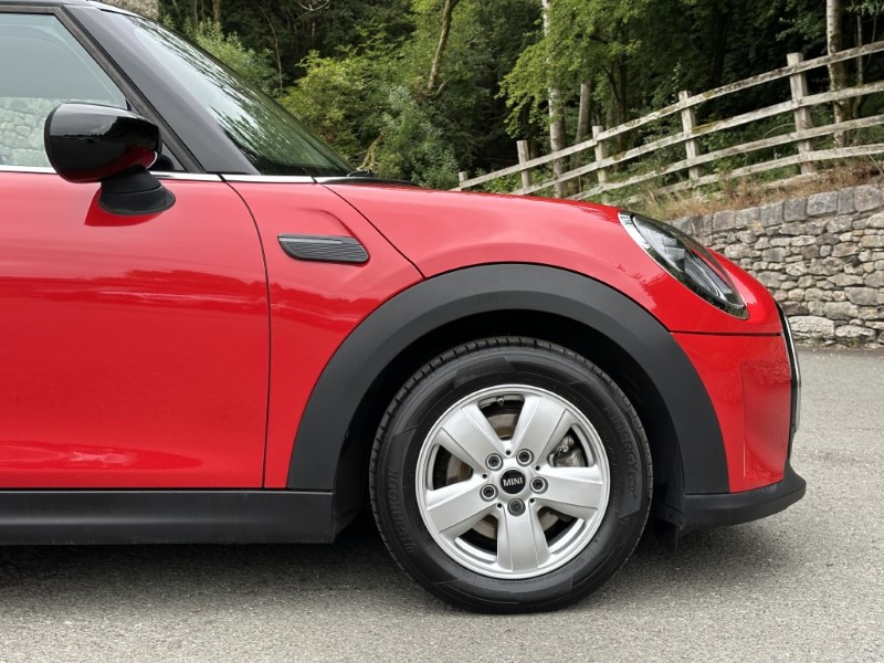 2022 (22) MINI HATCHBACK 1.5 Cooper Classic 5dr Auto 5645427