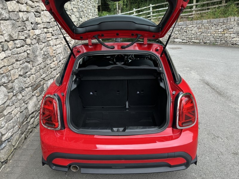 2022 (22) MINI HATCHBACK 1.5 Cooper Classic 5dr Auto 5645376