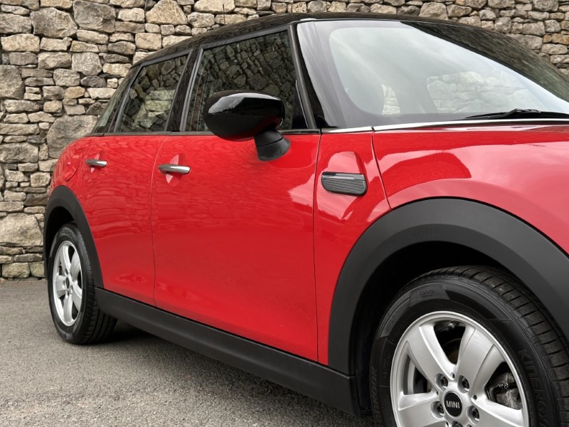 2022 (22) MINI HATCHBACK 1.5 Cooper Classic 5dr Auto 5645429