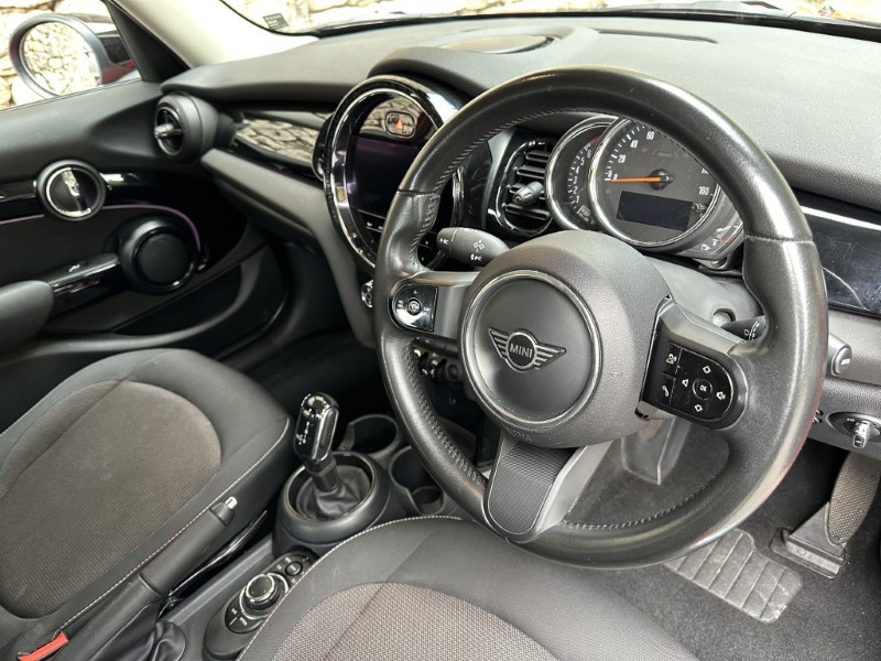 2022 (22) MINI HATCHBACK 1.5 Cooper Classic 5dr Auto 5645378
