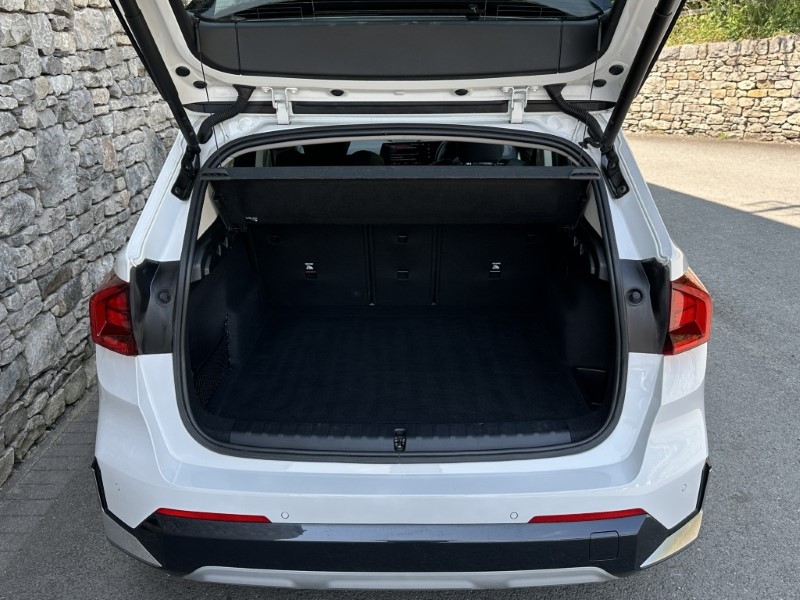 2023 (23) BMW iX1 xDrive30 xLine  5612903