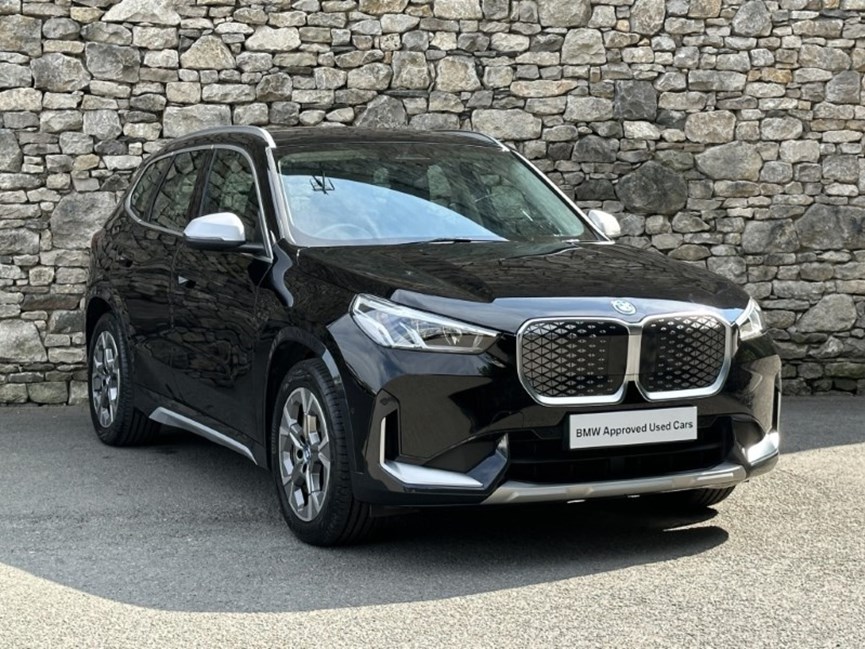 2024 (24) BMW iX1 xDrive30 xLine