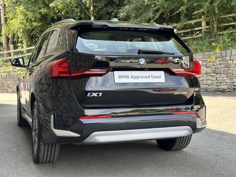 2024 (24) BMW iX1 xDrive30 xLine  5621160