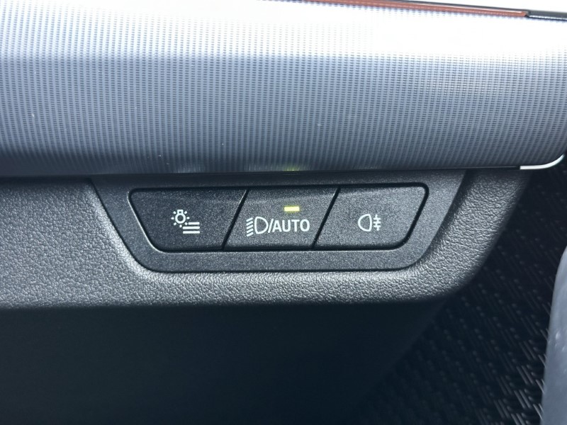 2024 (24) BMW iX1 xDrive30 xLine  5621176