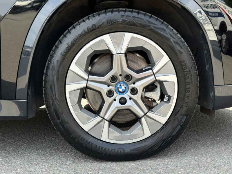 2024 (24) BMW iX1 xDrive30 xLine  5621222