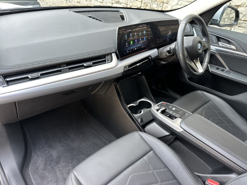 2024 (24) BMW iX1 xDrive30 xLine  5621190