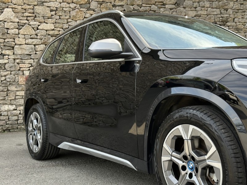 2024 (24) BMW iX1 xDrive30 xLine  5621223