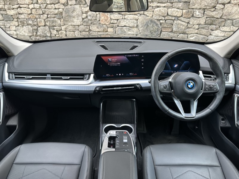 2024 (24) BMW iX1 xDrive30 xLine  5621205