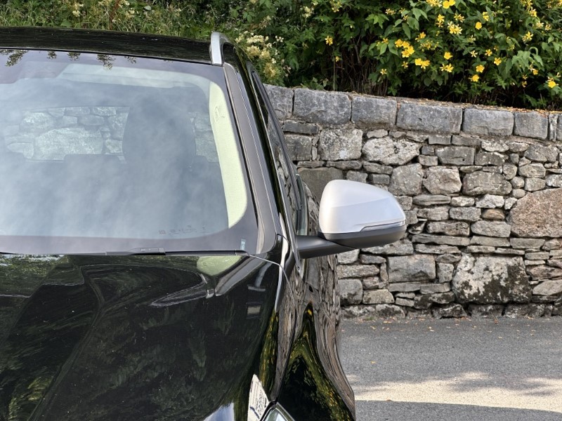 2024 (24) BMW iX1 xDrive30 xLine  5621209