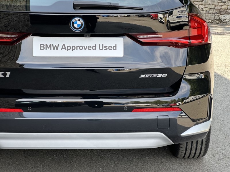 2024 (24) BMW iX1 xDrive30 xLine  5621162